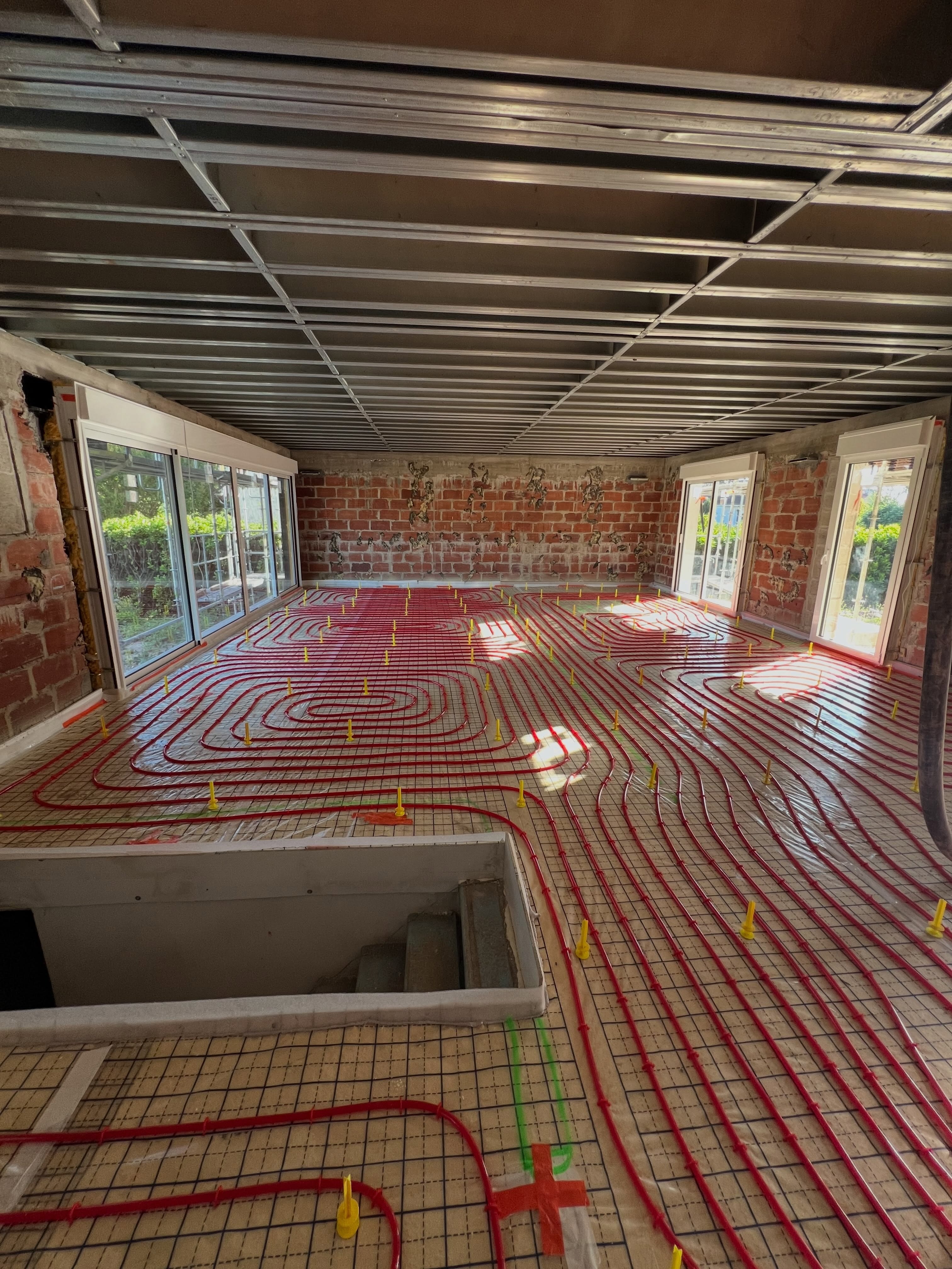 R&eacute;novation avec chape sur plancher bois et plancher chauffant en &Icirc;le-de-France image 4